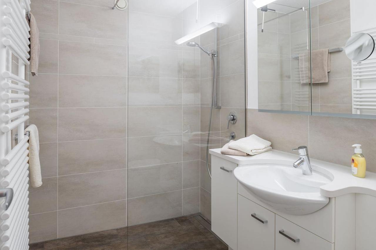Primavera - 2.5 Zimmerwohnung, 52qm, Max 4 Pers, Schwimmbad/sauna Apartment *